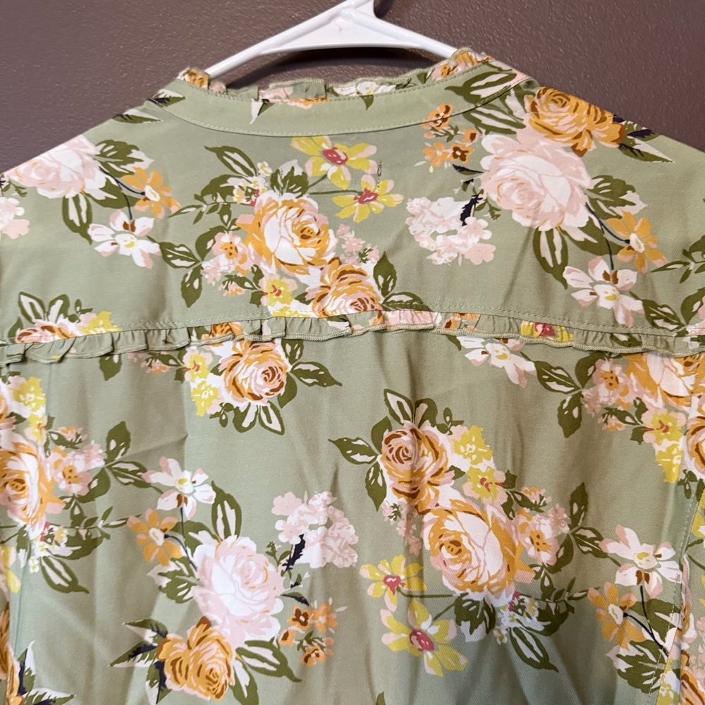 Floral Green Women's Top - Picture 8 of 13